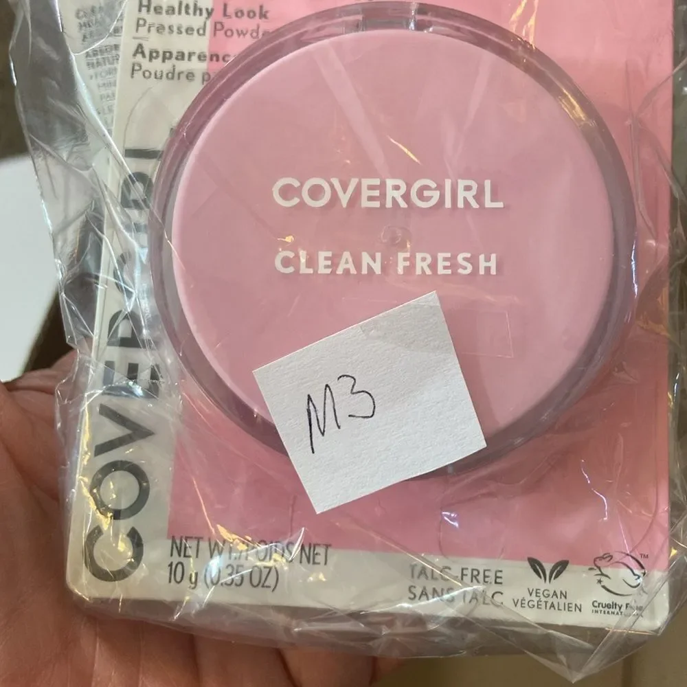 Covergirl Set 2 Clean Fresh 200 Rich Riche & 180 Tan Ocre Color